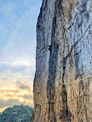 Carlo Gallavresi - Carlo Gallavresi sulla Via Comici-Dimai sulla nord della Cima Grande di Lavaredo, Dolomiti