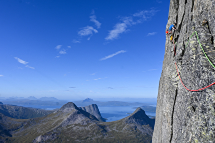 Stetind Norway, Dave MacLeod, Calum Muskett - Dave MacLeod making the first ascent of 'Line Dancing' (800m, E5 6b) on the SW Face of Stetind in Norway, 09/2024