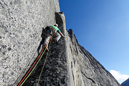 Stetind Norway, Dave MacLeod, Calum Muskett - Calum Muskett making the first ascent of 'Line Dancing' (800m, E5 6b) on the SW Face of Stetind in Norway, 09/2024