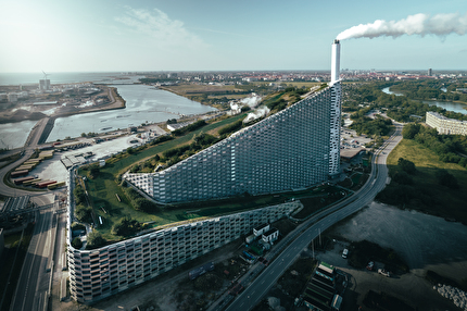 Mammut - Adam Ondra’s ascent on the exterior of CopenHill: a symbol of commitment to sustainability.