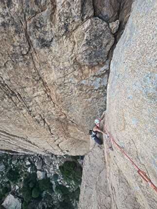 Dillosauro Sardinia, Enrico Sasso - Giulia Elettra Fresia climbing Dillosauro in Sardinia