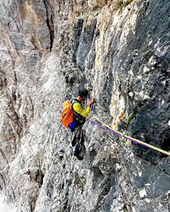 Torrione Carducci, Dolomiti di Sesto, Omar Pradella, Aldo Valmassoi - L'apertura di 'Per Sempre' al Torrione Carducci, gruppo Croda dei Toni, Dolomiti di Sesto (Omar Pradella, Aldo Valmassoi 08/2024)