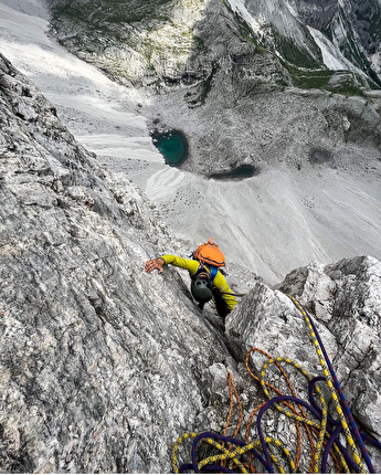 Torrione Carducci, Dolomiti di Sesto, Omar Pradella, Aldo Valmassoi - L'apertura di 'Per Sempre' al Torrione Carducci, gruppo Croda dei Toni, Dolomiti di Sesto (Omar Pradella, Aldo Valmassoi 08/2024)