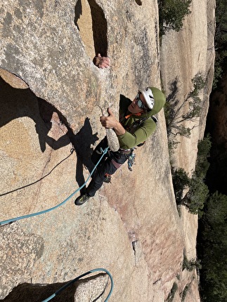 Bavella, Corsica, Jeef, Punta d'U Corbu - Jeff Wright su 'Jeef' alla Punta d'U Corbu, Bavella, Corsica, novembre 2024