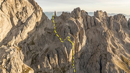 Schiara, Dolomiti, Soccorso Alpino e Speleologico Veneto - Via Santina al Nasòn, utilizzata per lo spettacolare addestramento del Soccorso Alpino e Speleologico Veneto sulla Schiara, Dolomiti (novembre 2024)