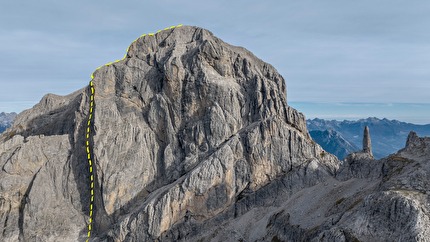 Schiara, Dolomiti, Soccorso Alpino e Speleologico Veneto - Via Polacca al Diedro Nord della Schiara, utilizzata per lo spettacolare addestramento del Soccorso Alpino e Speleologico Veneto sulla Schiara, Dolomiti (novembre 2024)