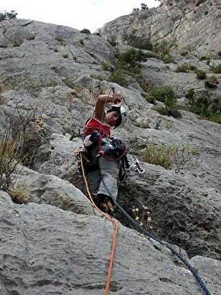 Dalla Valle dell'Orco alla Sardegna, Matteo Giglio, Anna Torretta - Anna Torretta apre il sesto tiro di Issalada 'e purpos, in Sardegna