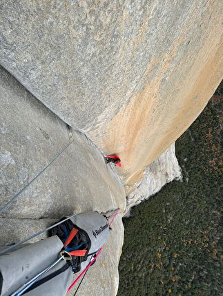 Freerider, El Capitan, Yosemite, Jacopo Larcher, Barbara Zangerl - Jacopo Larcher climbing 'Freerider' on El Capitan in Yosemite, November 2024