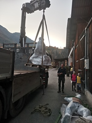 San Martino di Castrozza, Dolomiti - Le varie fasi della lavorazione delle statue di Michele Bettega e Bortolo Zagonel