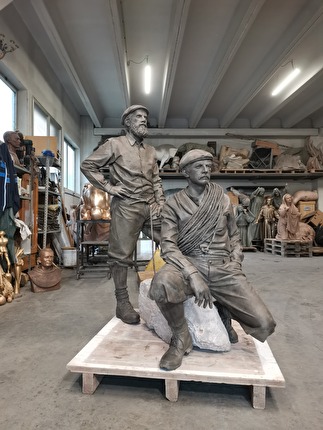 San Martino di Castrozza, Dolomiti - Le varie fasi della lavorazione delle statue di Michele Bettega e Bortolo Zagonel