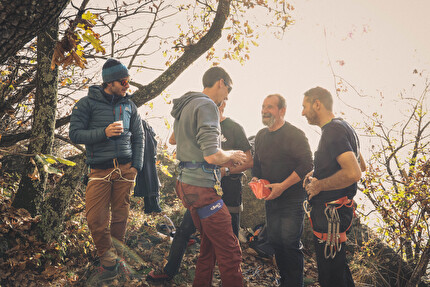 Campambiardo, Val di Susa - Durante la festa di conclusione dei lavori di richiodatura della falesia di Campambiardo, Val di Susa, effettuati da Rock Care