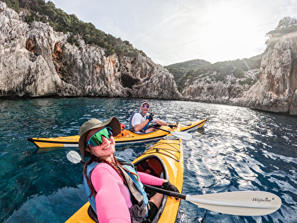 Selvaggio Blu Sardegna kayak & climb, Giulia Gabani, Francesco Sauro - Portu Pedrosu, Selvaggio Blu kayak & climb (Giulia Gabani, Francesco Sauro 10/2024)