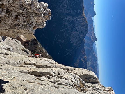 Muntejela de Senes, Dolomiti, Simon Kehrer, Marta Willeit - L'apertura di 'Lastun de Mareo' al Muntejela de Senes, Dolomiti (Simon Kehrer, Marta Willeit 04/11/2024)