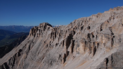 Muntejela de Senes, Dolomiti, Simon Kehrer, Marta Willeit - L'apertura di 'Lastun de Mareo' al Muntejela de Senes, Dolomiti (Simon Kehrer, Marta Willeit 04/11/2024)