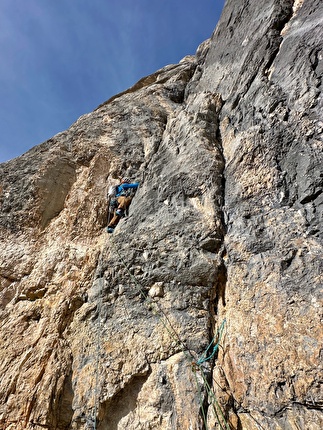 Piz Parom, Dolomites, Simon Kehrer, Hubert Eisendle - The first ascent of 'Via dla Surité' on Piz Parom (Simon Kehrer, Hubert Eisendle 05/11/2024)