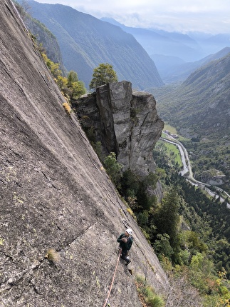 Placca di Arcanzo, Val Masino, Andrea Baldi, Christian Bongiolatti, Sandro Todesco - Terzo tiro di 'Il giudizio di Gesù Cristian' alla Placca di Arcanzo in Val Masino (Andrea Baldi, Christian Bongiolatti, Sandro Todesco 06/2024)