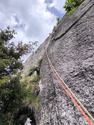 Placca di Arcanzo, Val Masino, Andrea Baldi, Christian Bongiolatti, Sandro Todesco - Quarto tiro di 'Il giudizio di Gesù Cristian' alla Placca di Arcanzo in Val Masino (Andrea Baldi, Christian Bongiolatti, Sandro Todesco 06/2024)