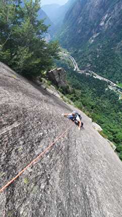 Placca di Arcanzo, Val Masino, Andrea Baldi, Christian Bongiolatti, Sandro Todesco - Quinto tiro di 'Il giudizio di Gesù Cristian' alla Placca di Arcanzo in Val Masino (Andrea Baldi, Christian Bongiolatti, Sandro Todesco 06/2024)