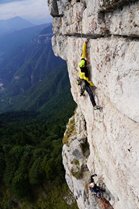 Monte Campolongo, Prealpi Vicentine, Nicola Bertoldo, Ivo Maistrello - L'apertura di 'Essenza' al Monte Campolongo, Prealpi Vicentine (Nicola Bertoldo, Ivo Maistrello 13-14/07/2024)