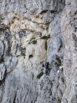 Torre dei Feruch, Dolomiti Bellunesi, Davide Cassol, Gabriele Walicki - Sulla parte bassa di 'I sogni di Brunner' alla Torre dei Feruch, Dolomiti Bellunesi (Davide Cassol, Gabriele Walicki 29/09/2024) 