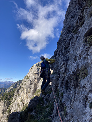 Torre dei Feruch, Dolomiti Bellunesi, Davide Cassol, Gabriele Walicki - Sul 10° tiro di 'I sogni di Brunner' alla Torre dei Feruch, Dolomiti Bellunesi (Davide Cassol, Gabriele Walicki 29/09/2024) 