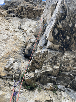 Torre dei Feruch, Dolomiti Bellunesi, Davide Cassol, Gabriele Walicki - Sul 12° tiro di 'I sogni di Brunner' alla Torre dei Feruch, Dolomiti Bellunesi (Davide Cassol, Gabriele Walicki 29/09/2024) 