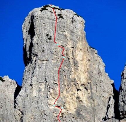 Torre dei Feruch, Dolomiti Bellunesi, Davide Cassol, Gabriele Walicki - La parte alta di 'I sogni di Brunner' alla Torre dei Feruch, Dolomiti Bellunesi (Davide Cassol, Gabriele Walicki 29/09/2024)