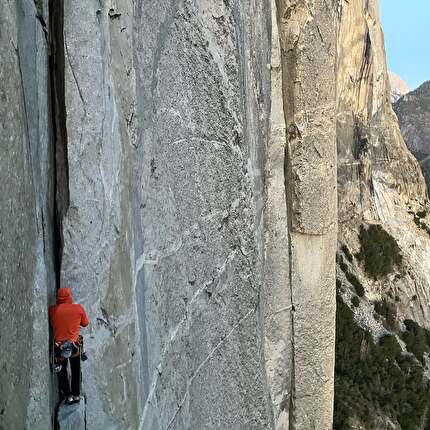 Hannes Puman, The Nose, El Capitan, Yosemite - Hannes Puman and Jamie Lowther climbing 'The Nose' free via the 'Schnaz Variation' on El Capitan in Yosemite, December 2024