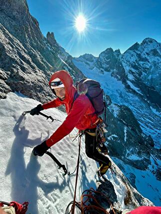 Sciora Dafora, Sciora di Fuori, Roger Schäli, Peter von Känel - Making the first ascent of 'Methadone' on the NNE face of Sciora Dafora in Switzerland (Roger Schäli, Peter von Känel 31/12/2024)