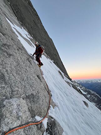 Sciora Dafora, Sciora di Fuori, Roger Schäli, Peter von Känel - Making the first ascent of 'Methadone' on the NNE face of Sciora Dafora in Switzerland (Roger Schäli, Peter von Känel 31/12/2024)