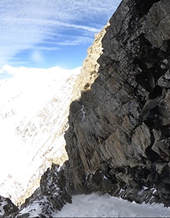 Paul Bonhomme, Tête d’Eslucis, Ecrins - Paul Bonhomme making the first ski descent of ‘De l’autre coté du ciel’ down the North Face of Tête d’Eslucis (2764m) in the Écrins massif in France (16/01/2025)