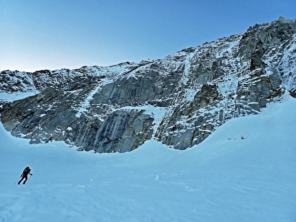 Cima Busazza, Presanella, Emanuele Andreozzi, Silvestro Franchini - The first ascent of the route 'Tomas' on the north face of Cima Busazza (Emanuele Andreozzi, Silvestro Franchini, 16/01/2025)