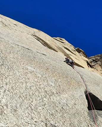 El Mochito, Patagonia, Matias Korten, Ignacio Mulero - The first ascent of 'Eternal Flauta' on El Mochito in Patagonia (Mati Korten, Ignacio Mulero 12/2024)