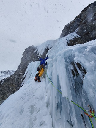 Laasertal, Vinschgau, Val Venosta, Simon Messner, Philipp Prünster - The first ascent of '4Matic' in Laasertal in Vinschgau / Val Venosta (Simon Messner, Philipp Prünster 19/01/2025)