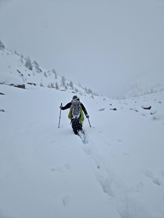 Laasertal, Vinschgau, Val Venosta, Simon Messner, Philipp Prünster - The first ascent of '4Matic' in Laasertal in Vinschgau / Val Venosta (Simon Messner, Philipp Prünster 19/01/2025)