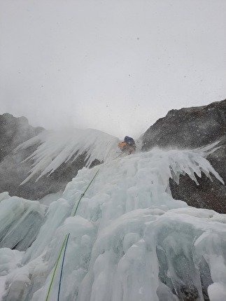 Laasertal, Vinschgau, Val Venosta, Simon Messner, Philipp Prünster - The first ascent of '4Matic' in Laasertal in Vinschgau / Val Venosta (Simon Messner, Philipp Prünster 19/01/2025)