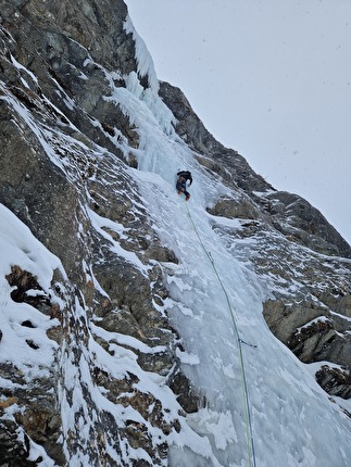 Laasertal, Vinschgau, Val Venosta, Simon Messner, Philipp Prünster - The first ascent of '4Matic' in Laasertal in Vinschgau / Val Venosta (Simon Messner, Philipp Prünster 19/01/2025)