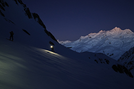 Mt Hamilton New Zealand, Clémence Cadario, Joe Collinson, George Millets, Jordan Raymon, Romain Sacchettini - Making the first ski descent of the East face of Mt Hamilton in New Zealand (Clémence Cadario, Joe Collinson, George Millets, Jordan Raymon, Romain Sacchettini 06/11/2024)