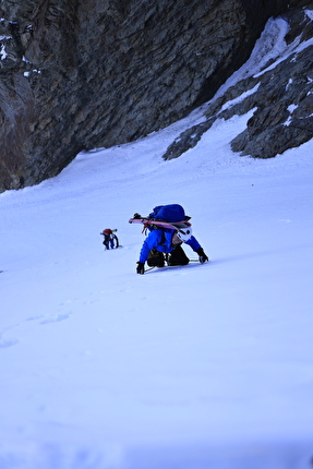 Mt Hamilton New Zealand, Clémence Cadario, Joe Collinson, George Millets, Jordan Raymon, Romain Sacchettini - Making the first ski descent of the East face of Mt Hamilton in New Zealand (Clémence Cadario, Joe Collinson, George Millets, Jordan Raymon, Romain Sacchettini 06/11/2024)