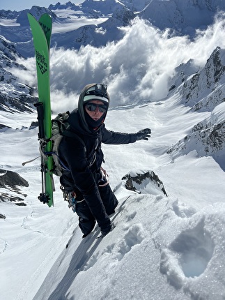 Mount Elie de Beaumont, New Zealand, Beau Fredlund, Ross Hewitt - Making the first ski descent of the Dragon's Back / Central spur of the Spencer Face on Mt Elie de Beaumont (3109m), New Zealand (Beau Fredlund, Ross Hewitt, 16/10/2024)