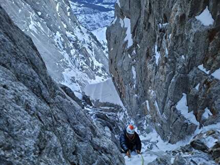 Pic Sans Nom, Mont Blanc, Manu Brechignac, Raphaël Georges, Jérôme Sullivan - The first ascent of 'Norah Padnom' on Pic Sans Nom, Mont Blanc massif (Manu Brechignac, Raphaël Georges, Jérôme Sullivan 04-06-/02/2025)