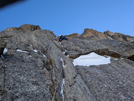 Pic Sans Nom, Mont Blanc, Manu Brechignac, Raphaël Georges, Jérôme Sullivan - The first ascent of 'Norah Padnom' on Pic Sans Nom, Mont Blanc massif (Manu Brechignac, Raphaël Georges, Jérôme Sullivan 04-06-/02/2025)