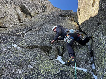 Rysy, High Tatras, Michał Czech, Maciek Kimel, Tomek Klimcza - The first free ascent of 'Direttissima' on the east face of Rysy, High Tatras (Michał Czech, Maciek Kimel, Tomek Klimcza 08-10/02/2025)