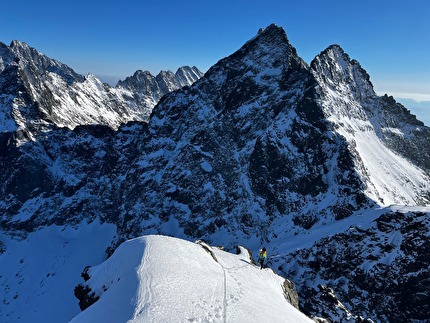 Rysy, Monti Tatra, Michał Czech, Maciek Kimel, Tomek Klimcza - La prima libera di 'Direttissima' sulla est di Rysy, Alti Tatra (Michał Czech, Maciek Kimel, Tomek Klimcza 08-10/02/2025)