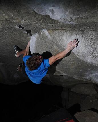 Yannick Flohé ticks 'Story of Three Worlds' (8C+) at Cresciano