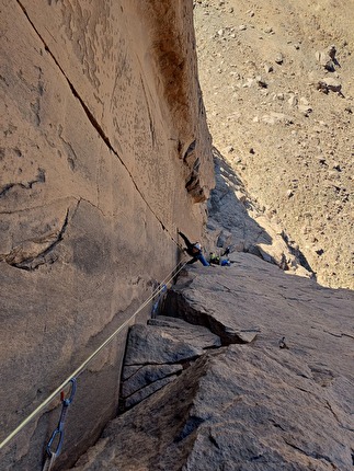 Hoggar Algeria, Luca Vallata - Filippo e Davide sul 'Gran Diedro', Tesnou, Hoggar, Algeria, 11/2024