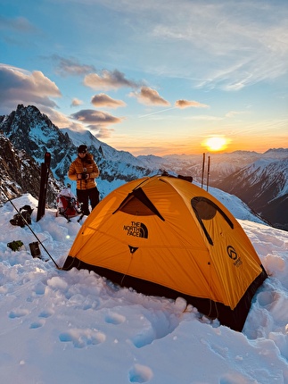 Benjamin Védrines Les Drus - Benjamin Védrine solitaria invernale di 'BASE' sul Petit Dru (17-21/02/2025)