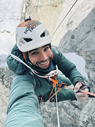 Benjamin Védrines Les Drus - Benjamin Védrine solitaria invernale di 'BASE' sul Petit Dru (17-21/02/2025)