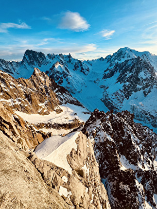 Benjamin Védrines Les Drus - Benjamin Védrine solitaria invernale di 'BASE' sul Petit Dru (17-21/02/2025)