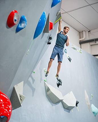 Coppa Italia Boulder 2025 - Michael Piccolruaz vince la seconda tappa della Coppa Italia Boulder 2025 a Mozzate (Como)